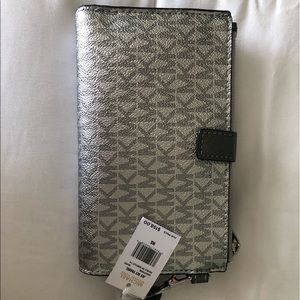 Michael Kors MK Phone Wristlet